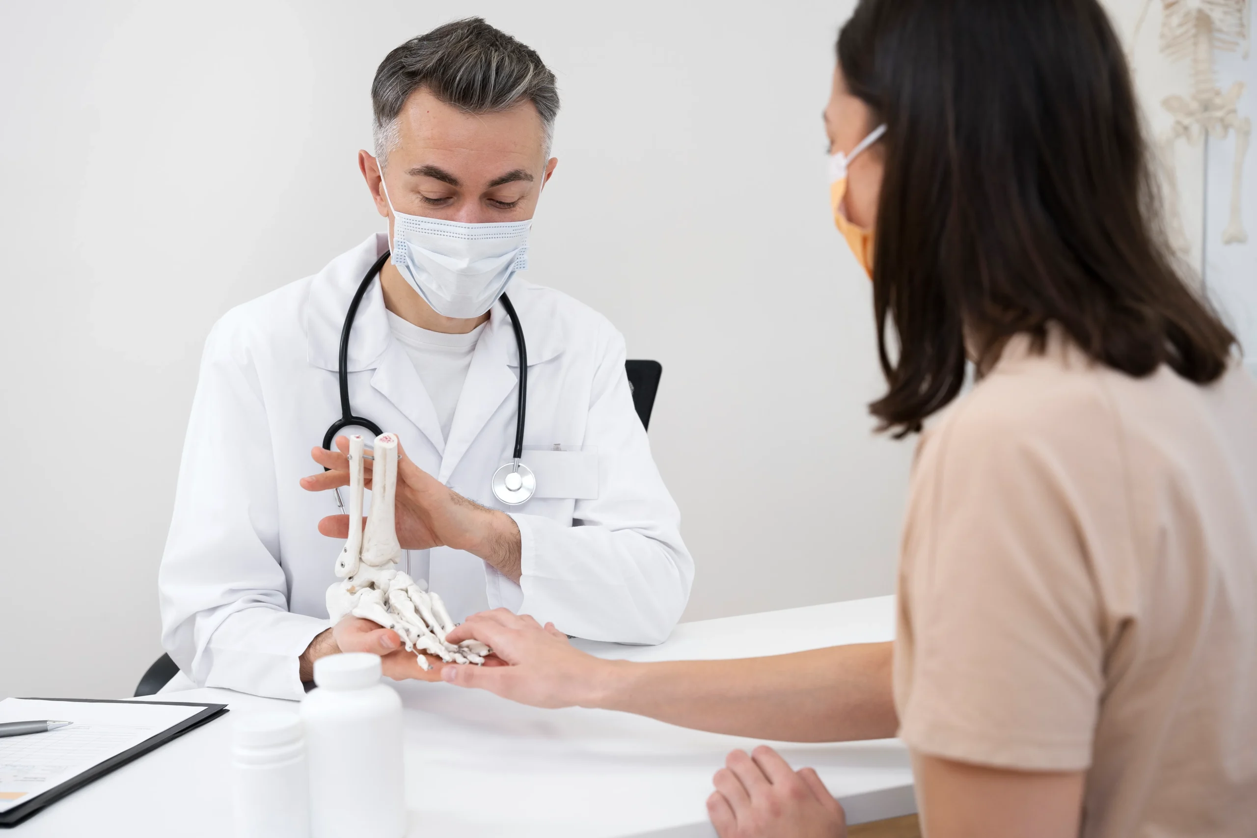 Evaluación de lesiones y fracturas en Traumatología